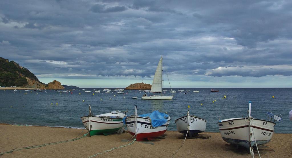 Lets Holidays Cozy Apartment 70 M. From The Beach In Tossa Тоса де Мар Екстериор снимка